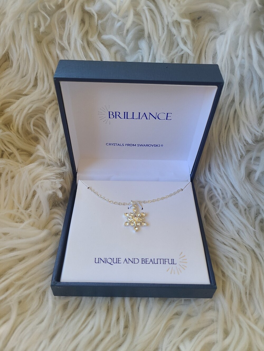 Brilliance Silver Toned Snowflake Necklace with Swarovski Crystals- Like New